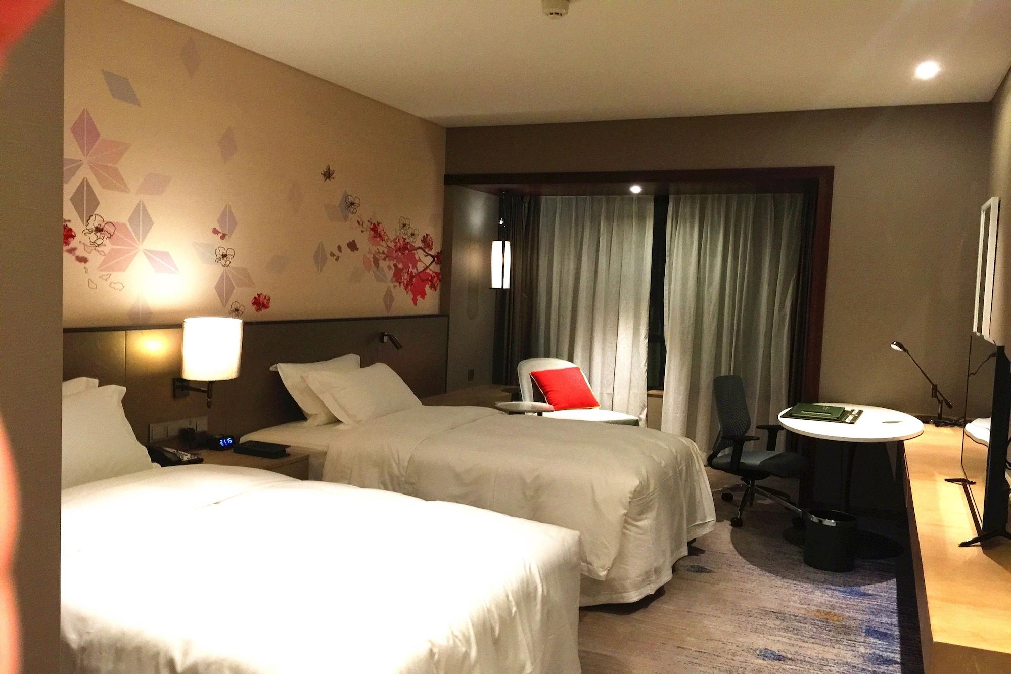 Hilton Garden Inn Zhongshan Guzhen Bagian luar foto