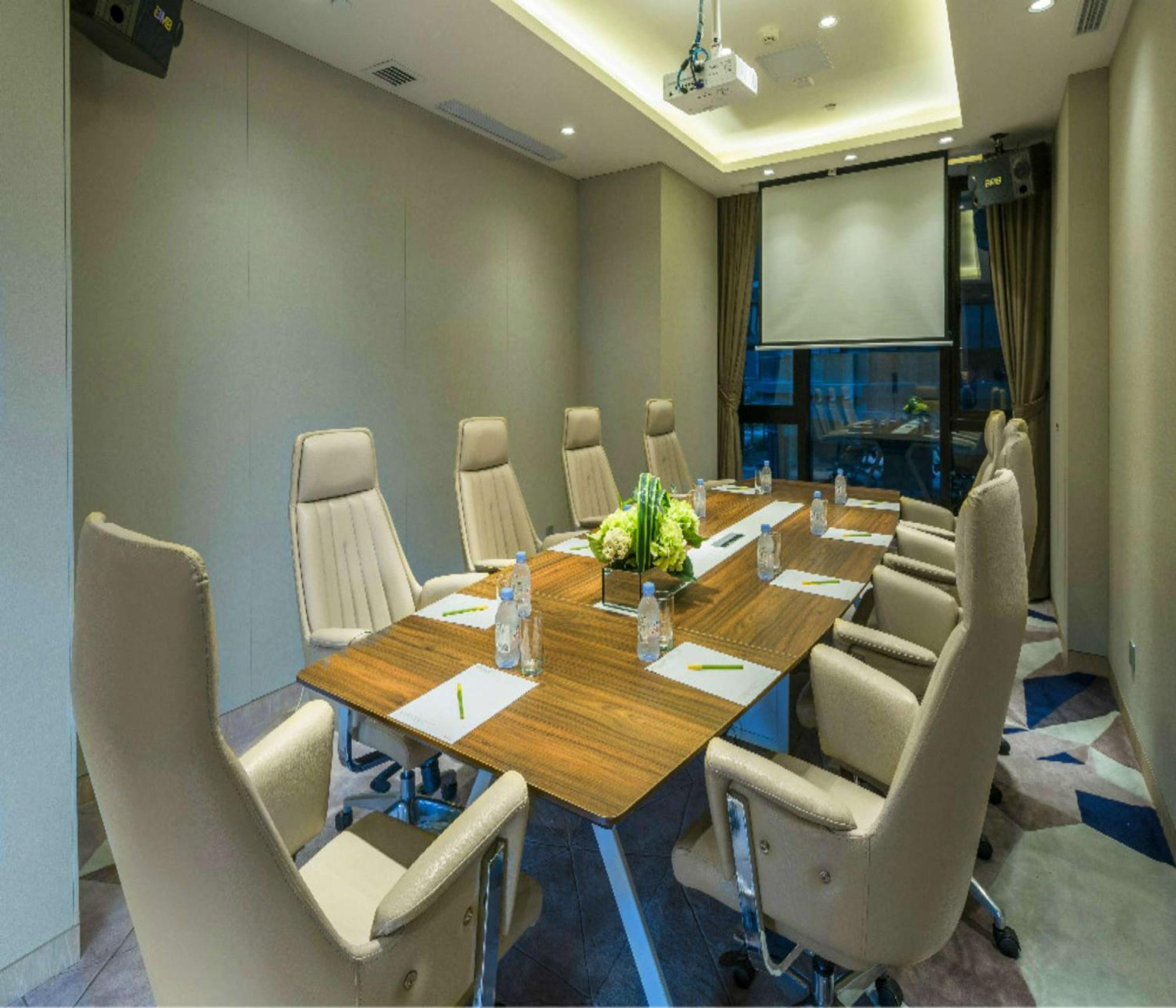 Hilton Garden Inn Zhongshan Guzhen Bagian luar foto