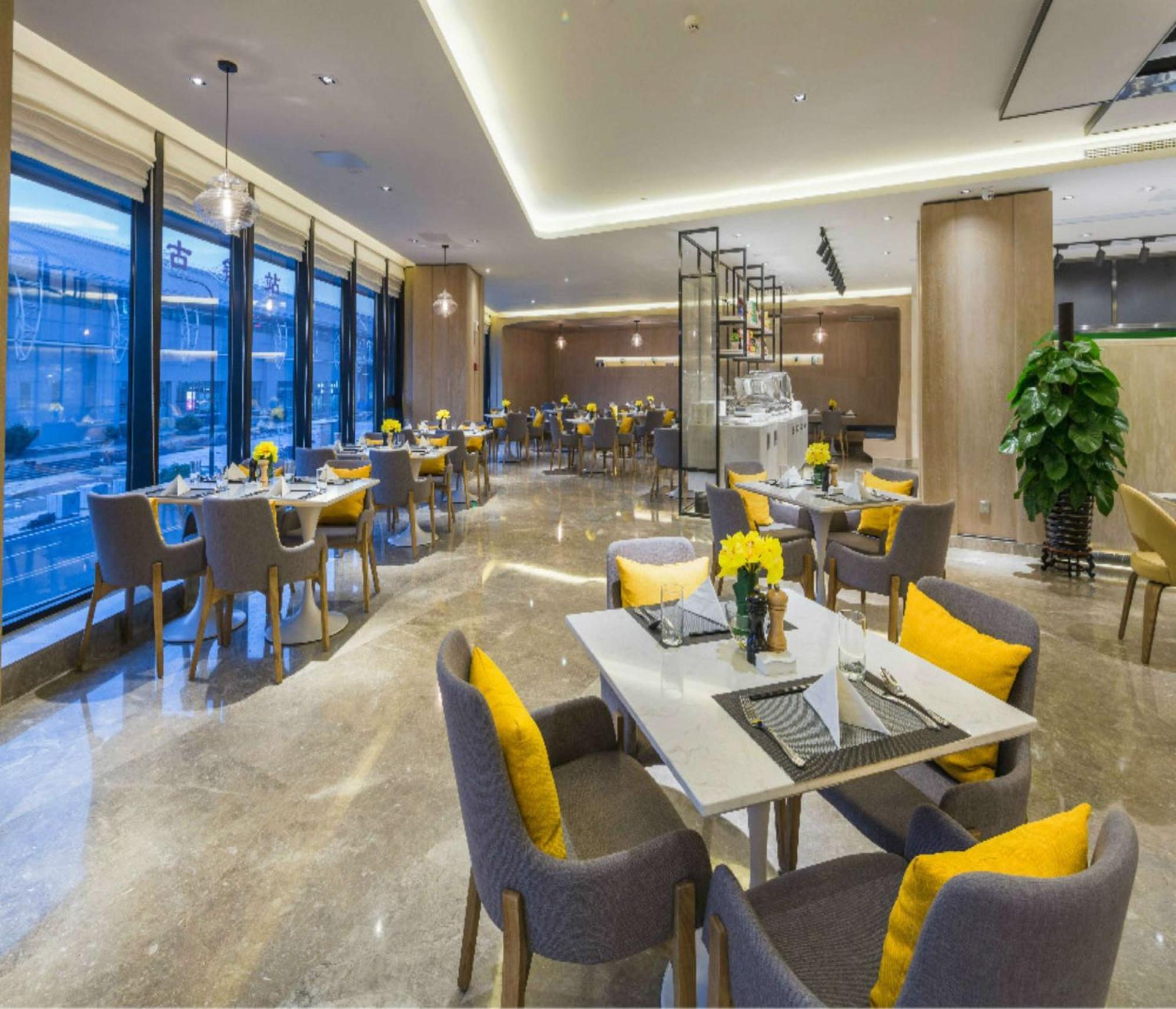 Hilton Garden Inn Zhongshan Guzhen Bagian luar foto